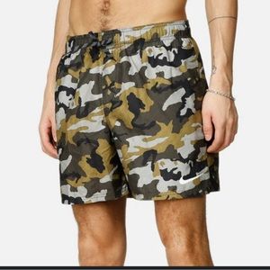 👉🏼Like New👈🏼 Men’s Nike Olive Camo Vital Volley Shorts